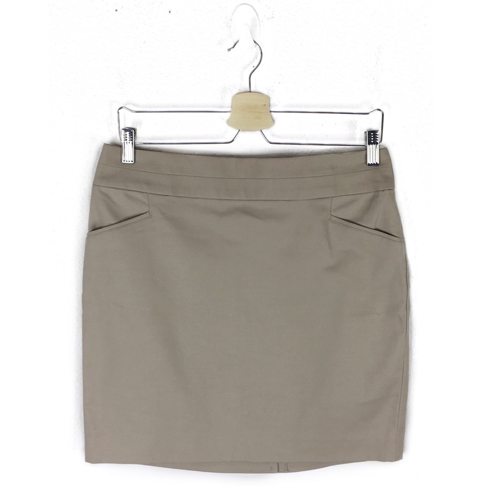Banana Republic | cream/beige skirt with pockets
